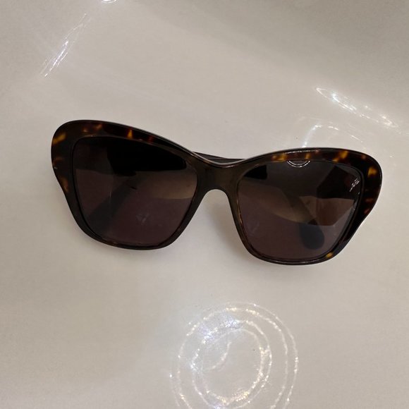 CHANEL CAT EYE SUNGLASSES - Picture 12 of 12